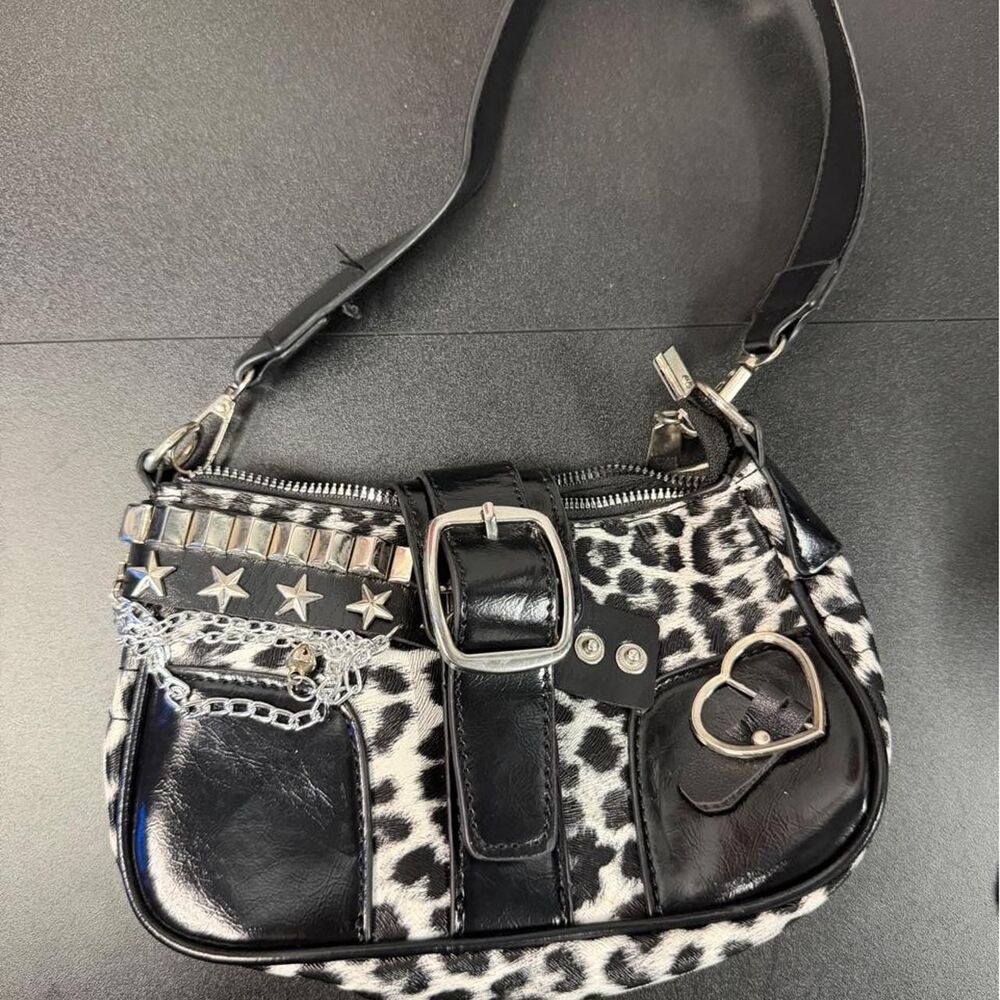 Y2K Black & white leopard print purse
